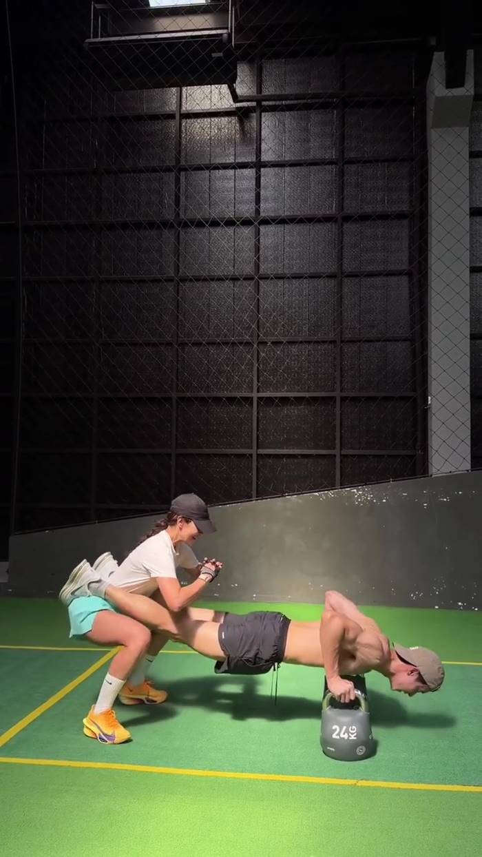  แอน ทองประสม คลิปออกกำลังกายกับ เจมส์ จิรายุ