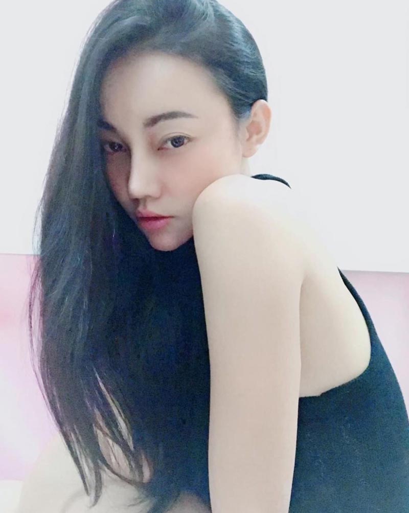 เอ็มมี่ อมลวรรณ