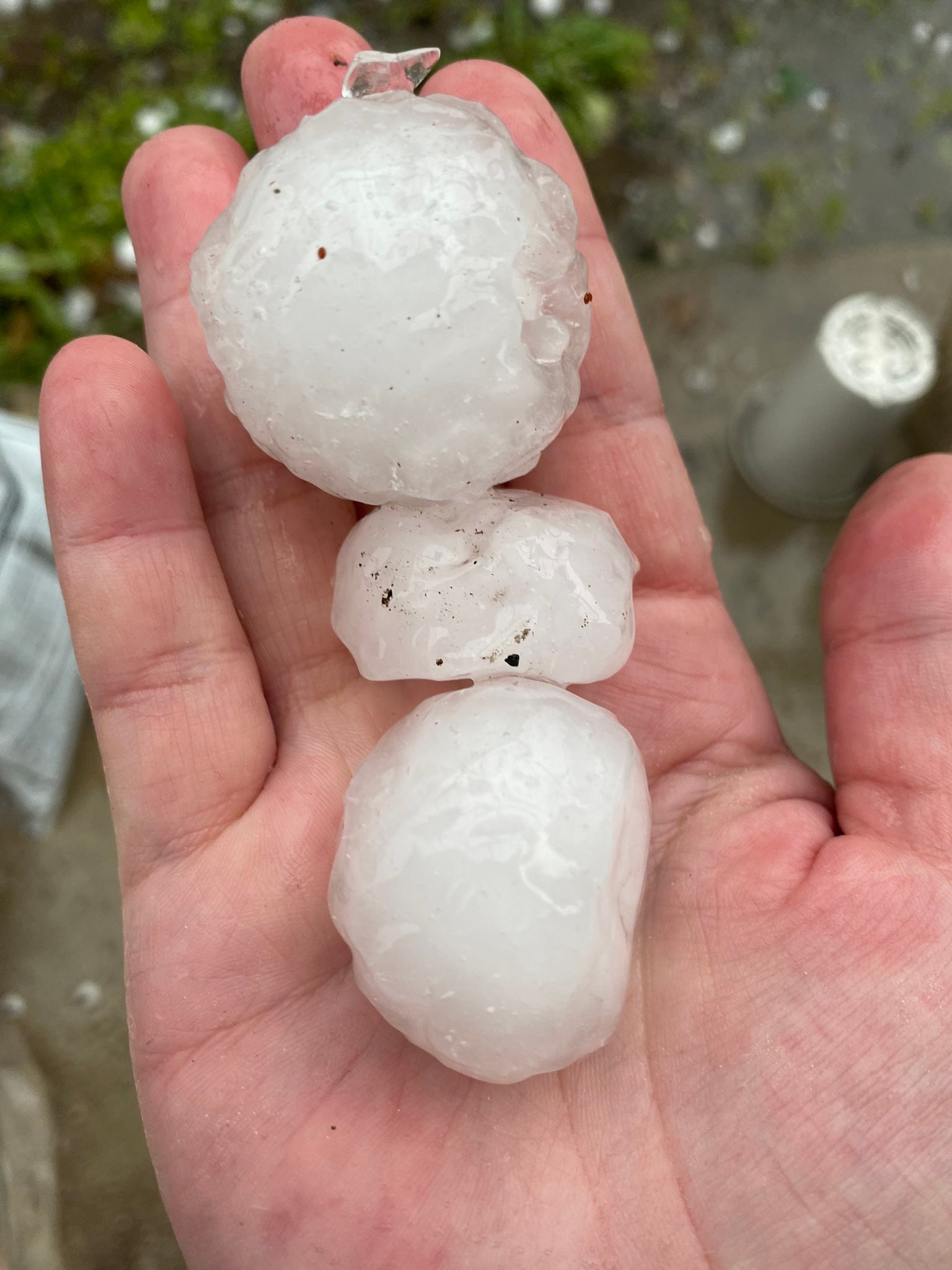 ลูกเห็บตกใส่รถ