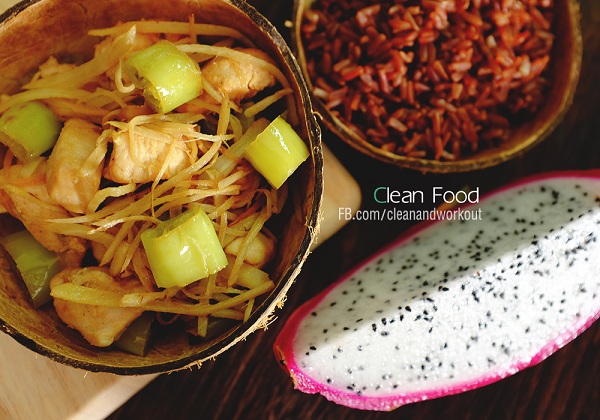 ไก่ผัดขิงพริกหนุ่ม