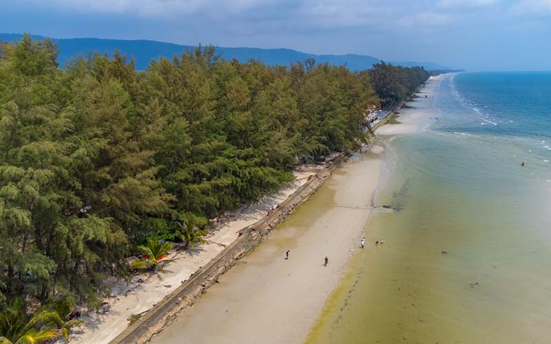 หาดบานชื่น ชายหาด