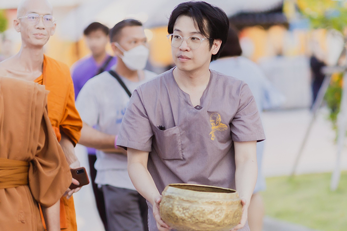 เปิดประวัติ หมอบี ทูตสื่อวิญญาณ