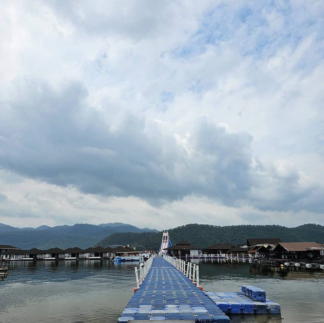 Lake Heaven Resort