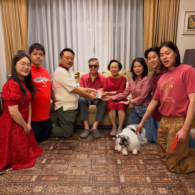 ครอบครัวอัสสรัตนกุลของ บิวกิ้น พุฒิพงศ์