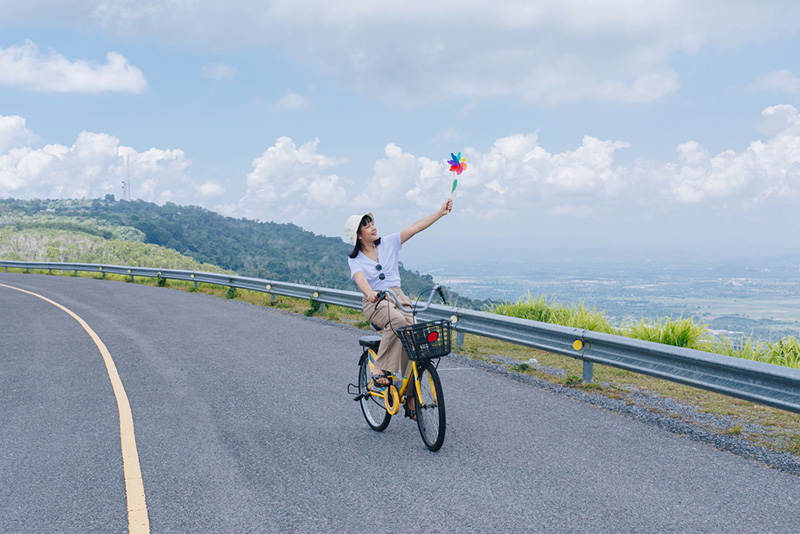 เขายายเที่ยง