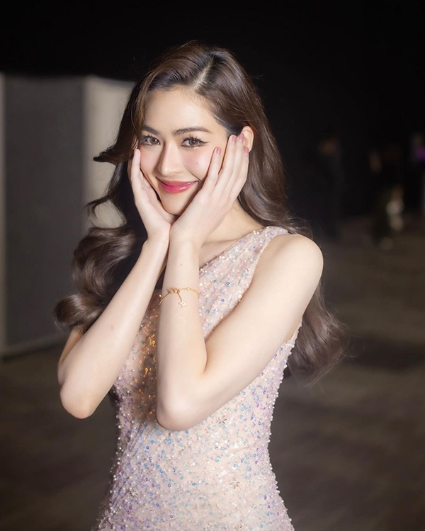 หลิงหลิง ศิริลักษณ์ ดารา