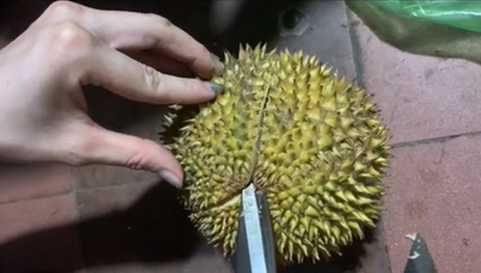 ปอกทุเรียน