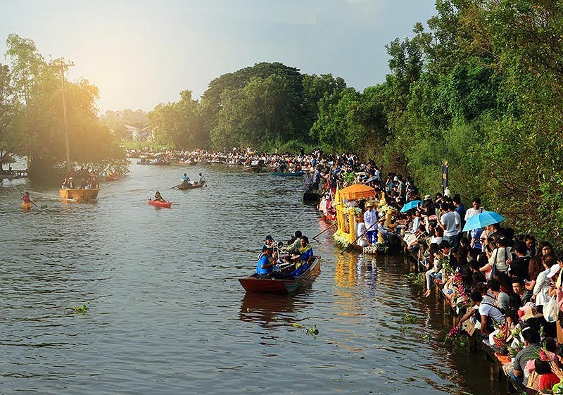 งานตักบาตรเทโวโรหณะ 2562