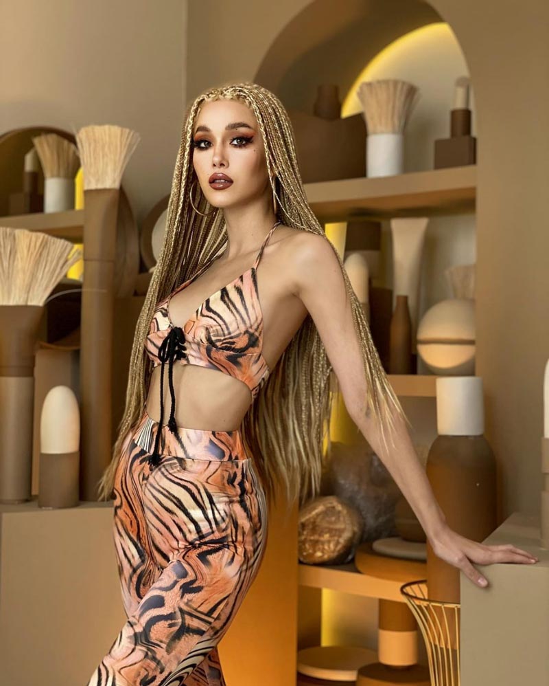 แจ็คกี้ ชาเคอลีน