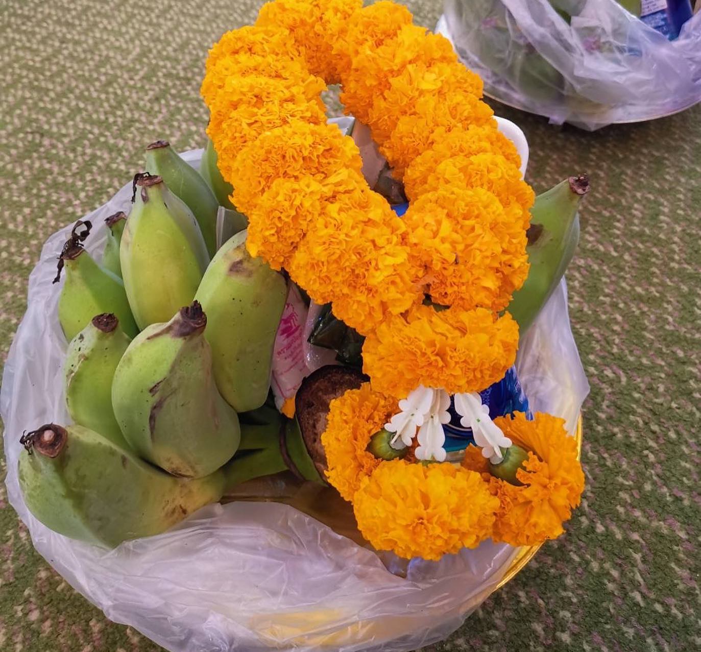 ของไหว้แม่บุญเรือน