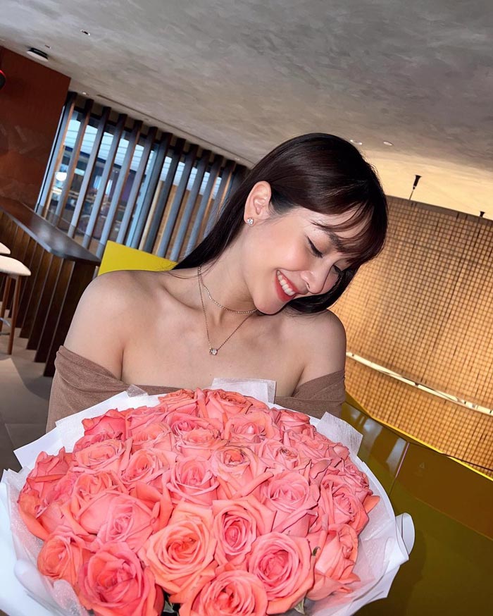 มิน พีชญา