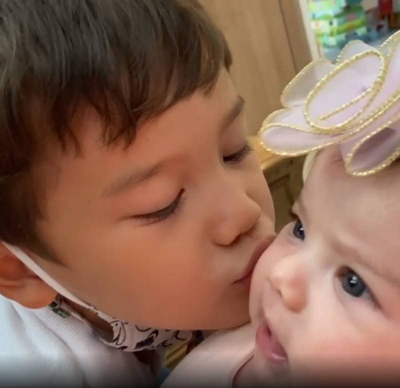 น้องแม็กซ์เวลล์, ซาร่า คาซิงกินี