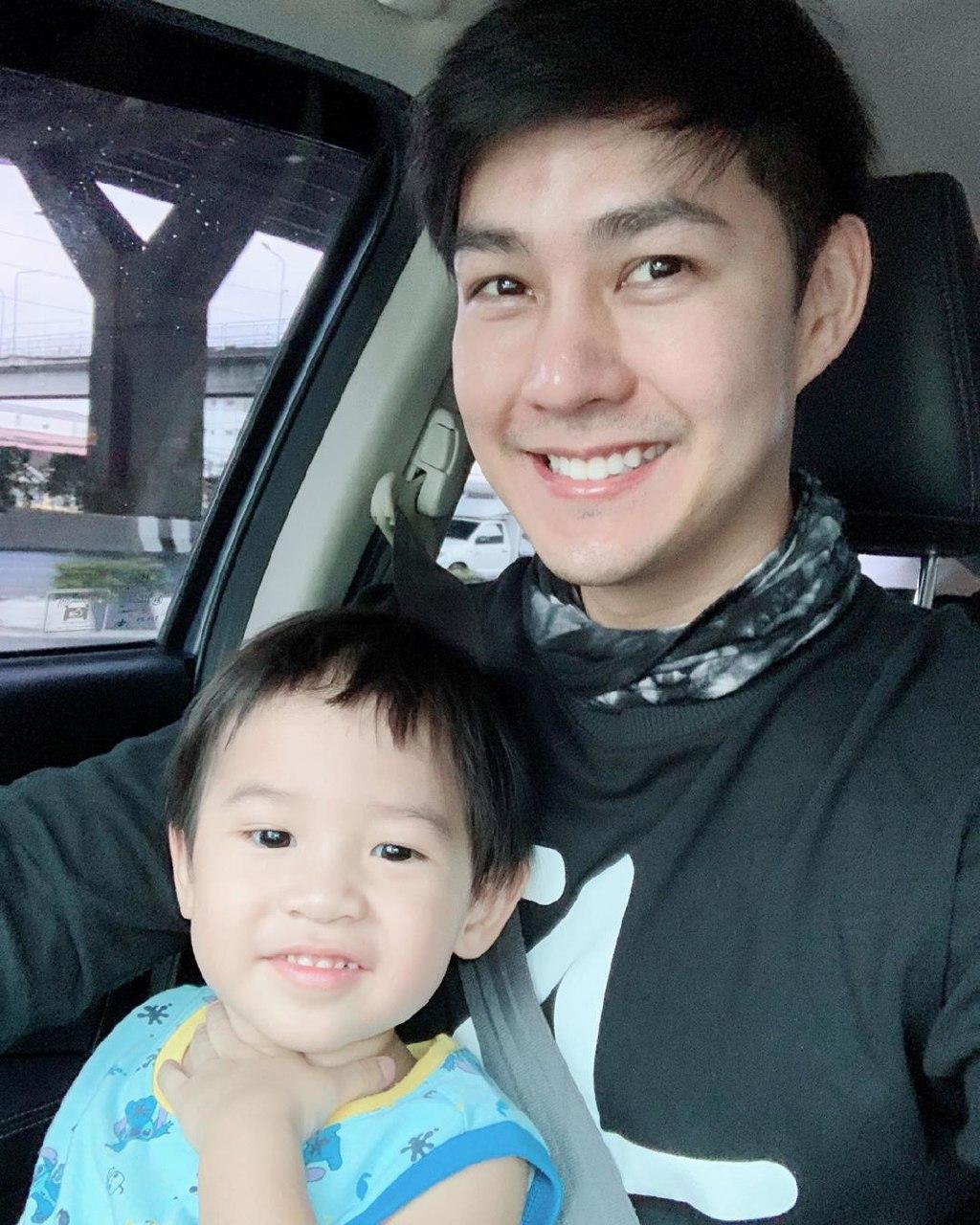 แอมป์ พีรวัศ