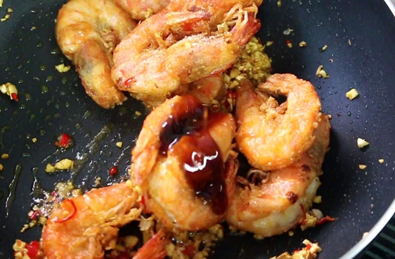 กุ้งคั่วพริกเกลือ