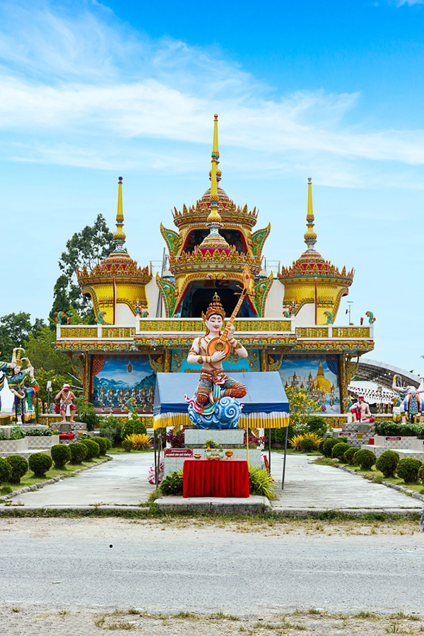 รูปปั้นมโนราห์ วัดก้างปลา