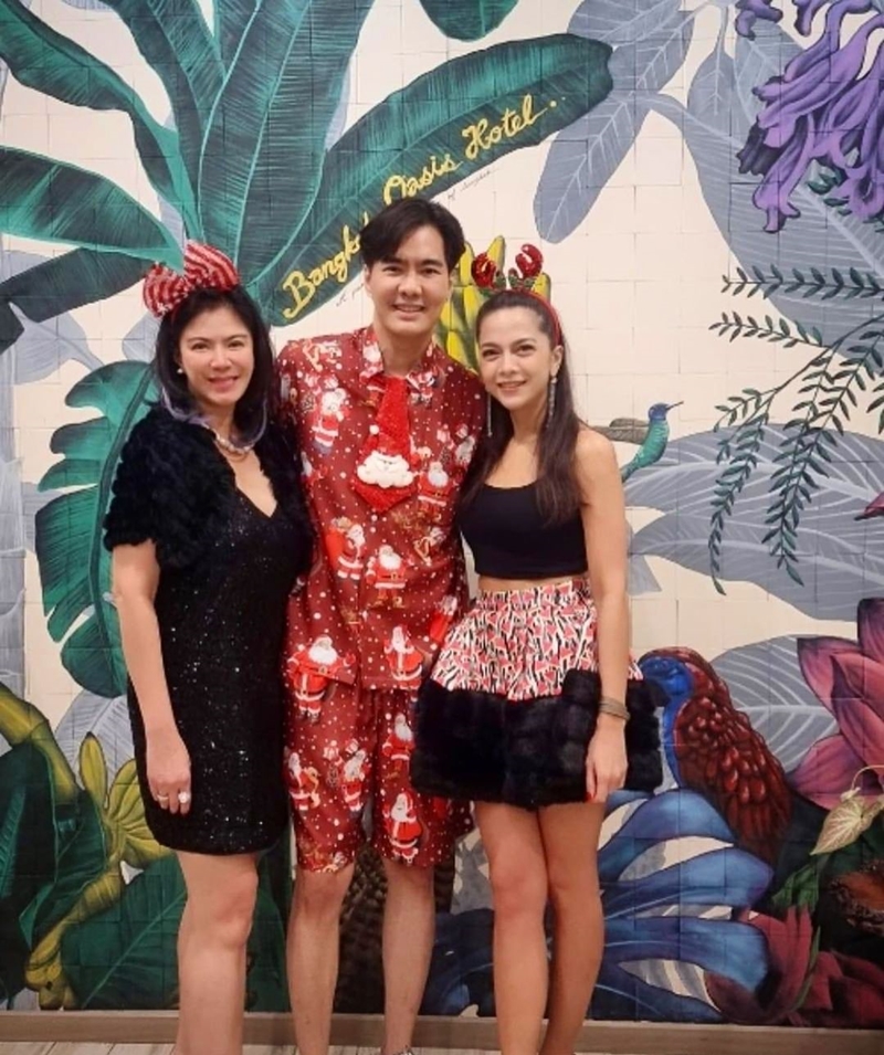 เคลลี่ ธนะพัฒน์