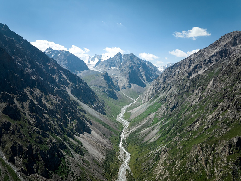 คีร์กีซสถาน ลักษณะภูมิประเทศ