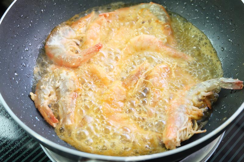 กุ้งคั่วพริกเกลือ