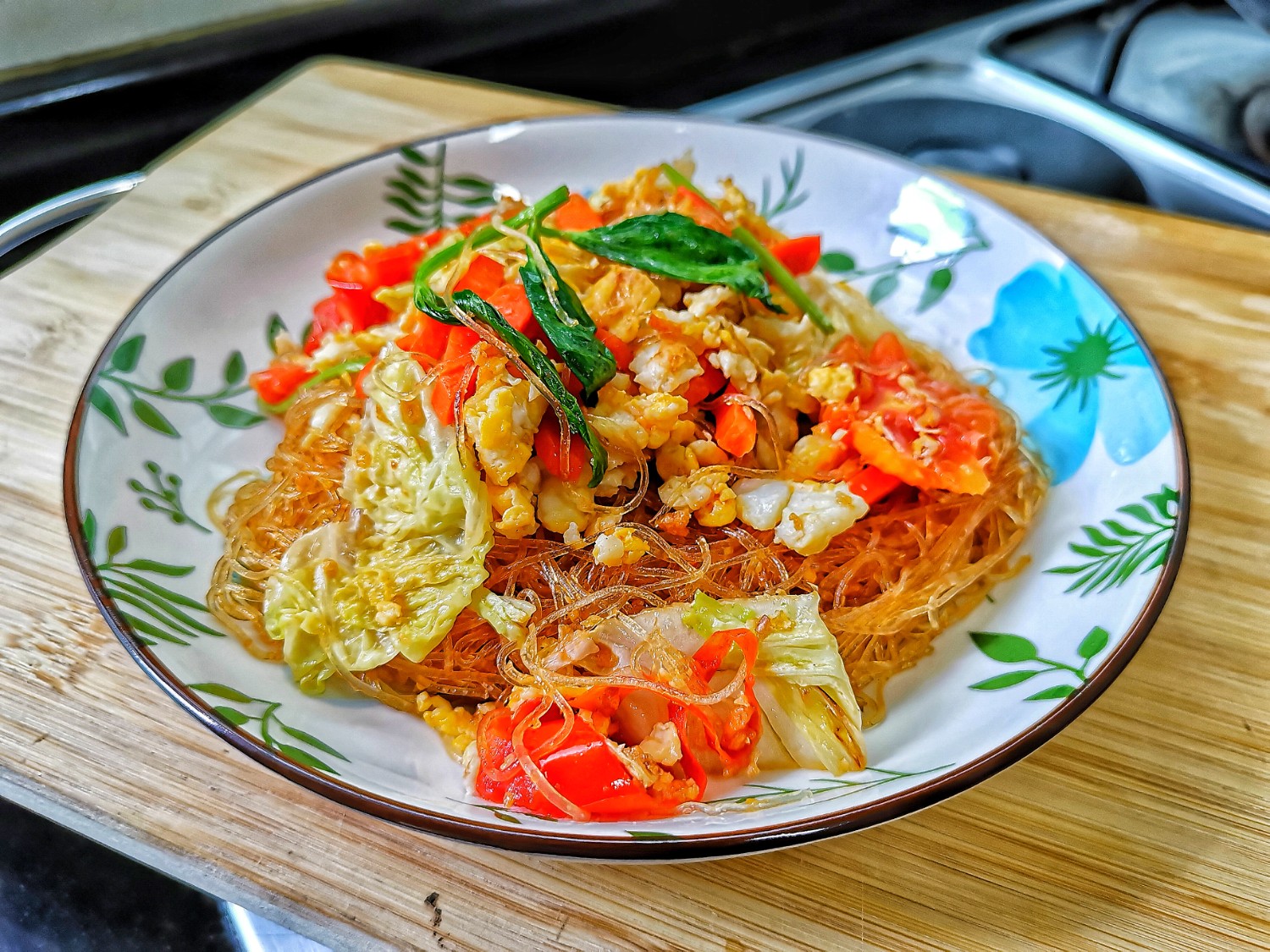 ผัดวุ้นเส้นใส่ไข่
