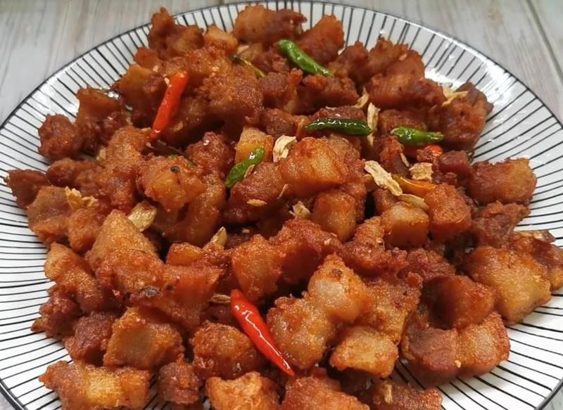 หมูสามชั้นทอดกระเทียม