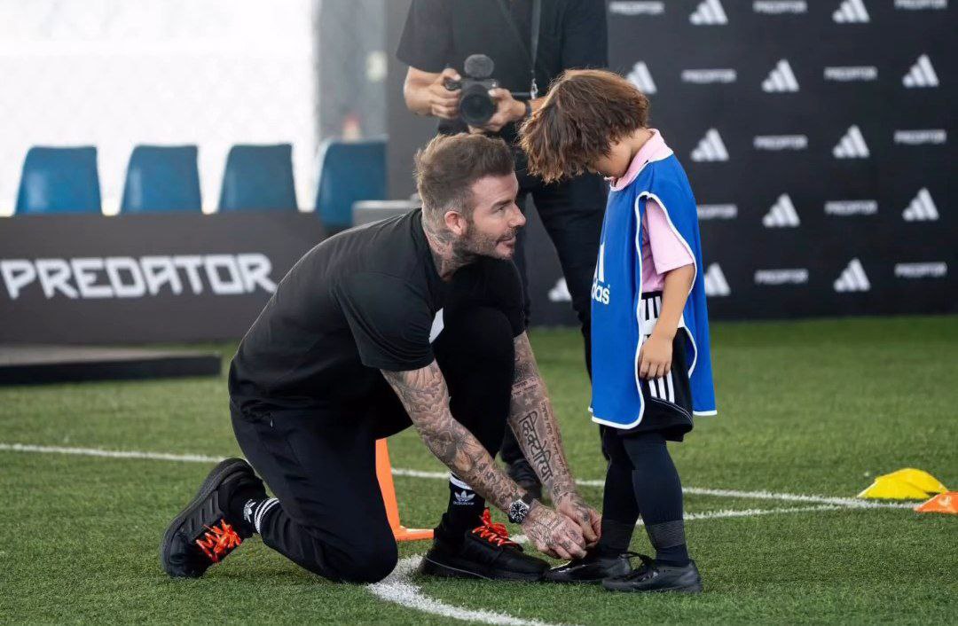 ฮารุ สุประกอบ  เดวิด เบ็คแฮม