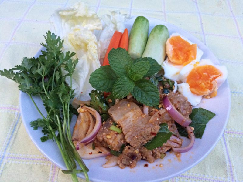 ลาบหมูสามชั้น