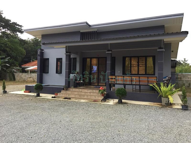 แบบบ้านชั้นเดียว 3 ห้องนอน 2 ห้องน้ำ ผนังปูนขัดมัน