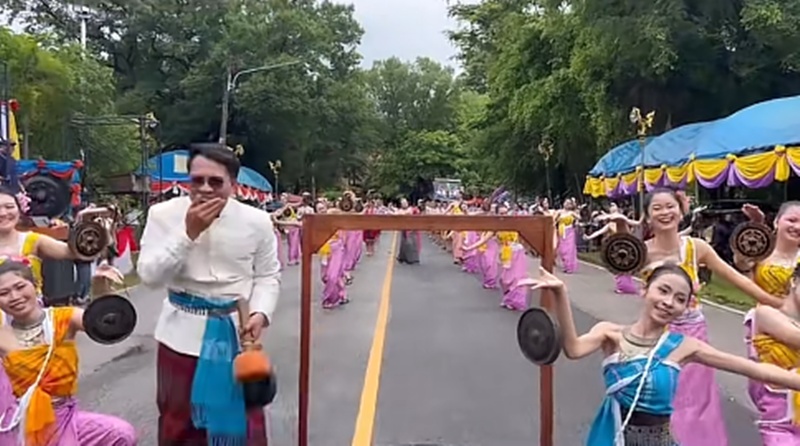 ตีฆ้อง