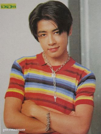 ออย ธนา พัฒนาการความหล่อ