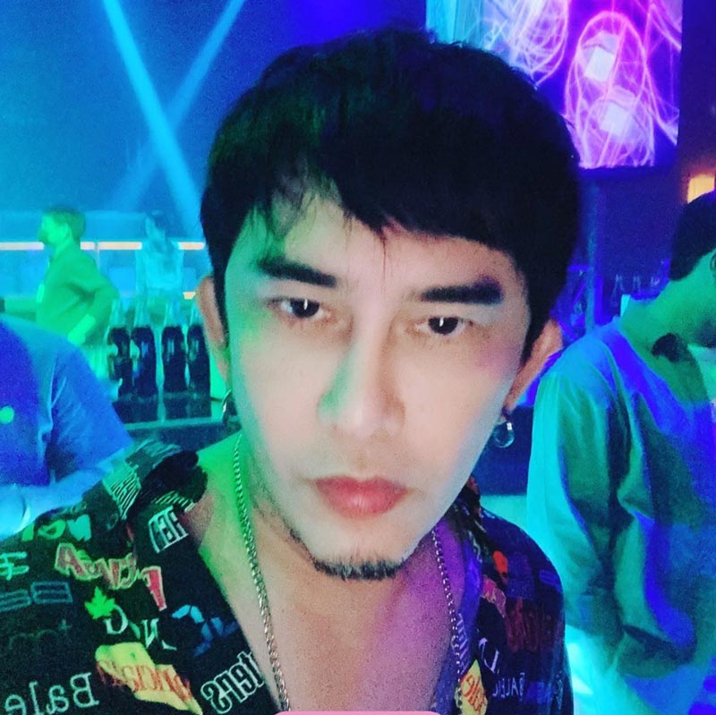 พชร์ อานนท์