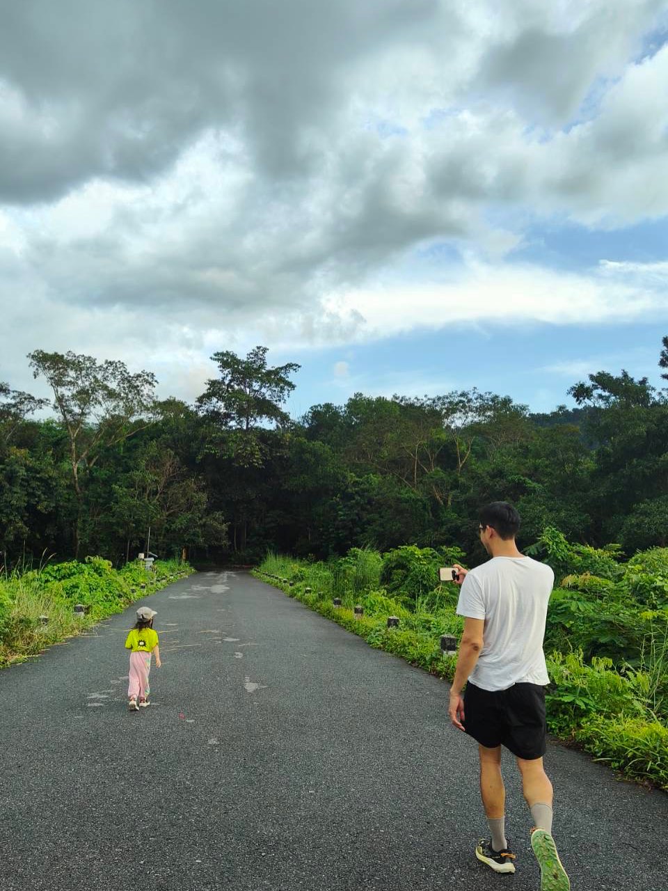 เวียร์ ศุกลวัฒน์ พาวิกกี้ น้องวิริน ไปพักผ่อนที่บ้านสวน