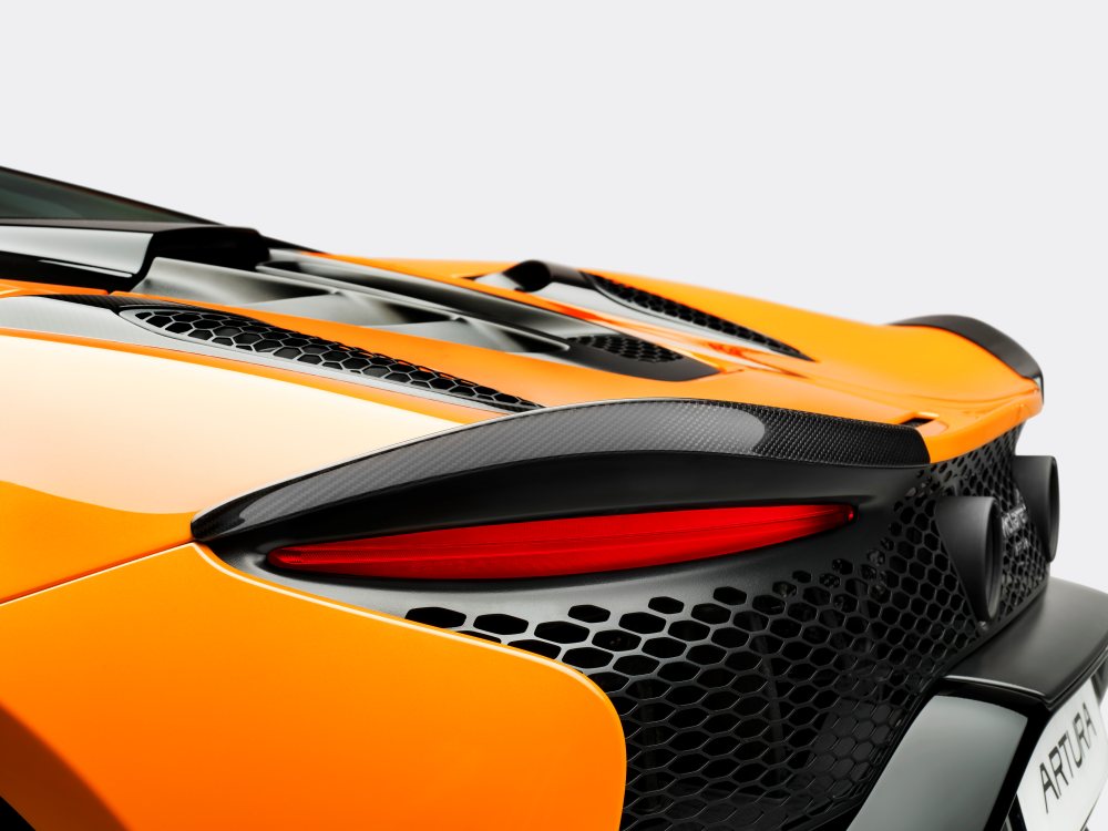 mclaren artura spider