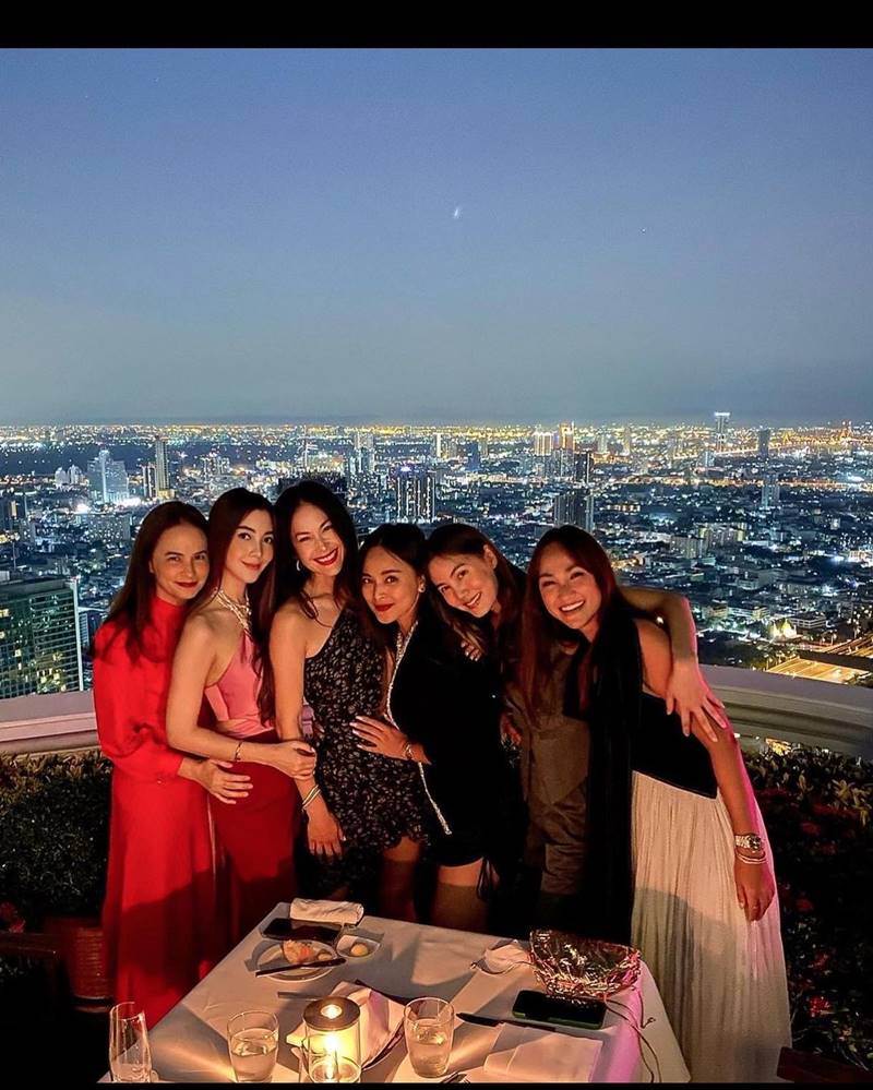 พอลล่า เทเลอร์, นานา ไรบีนา, วุ้นเส้น วิริฒิพา 