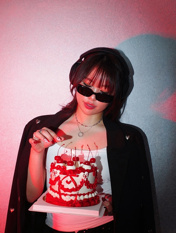 น้องนกยูง ลูกสาวเสนาลิง