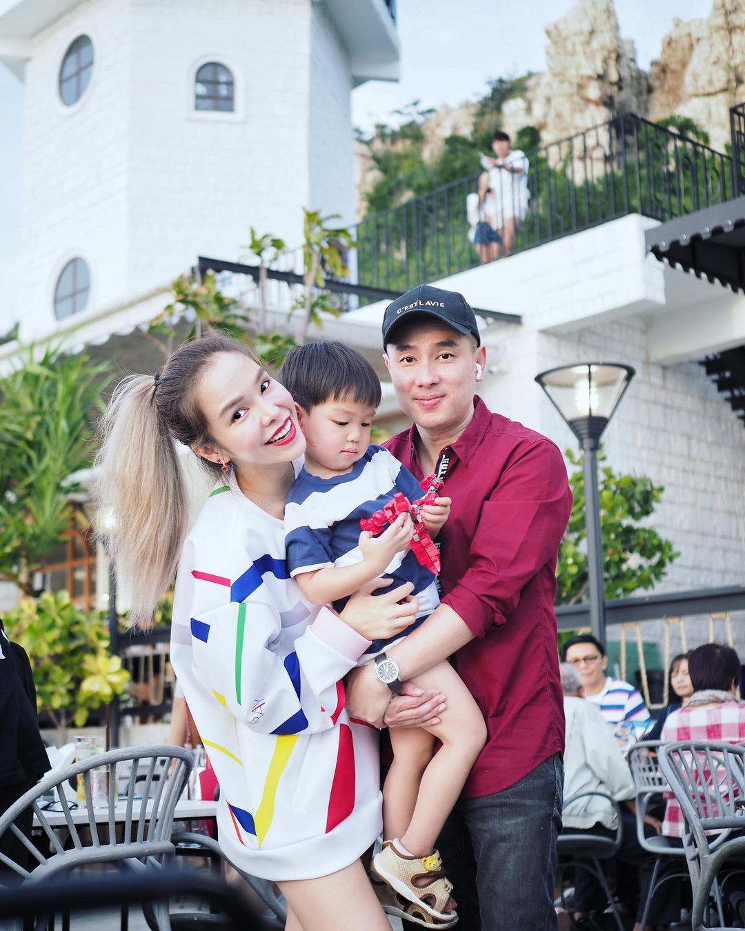 คู่รักไฮโซเลิกกัน