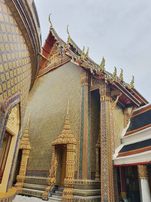 ไหว้พระ  