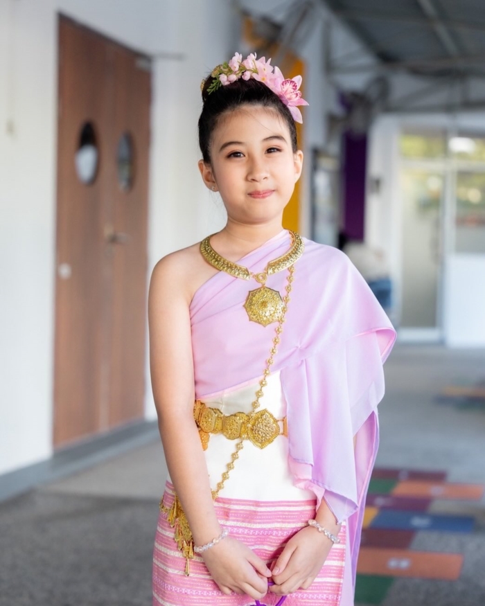 น้องมายู แต่งชุดไทยรำงานโรงเรียน