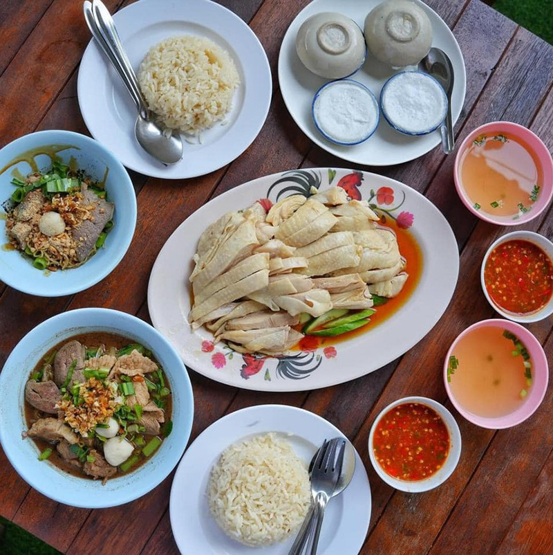 ร้านข้าวมันไก่สิงคโปร์ โคตรเฮง