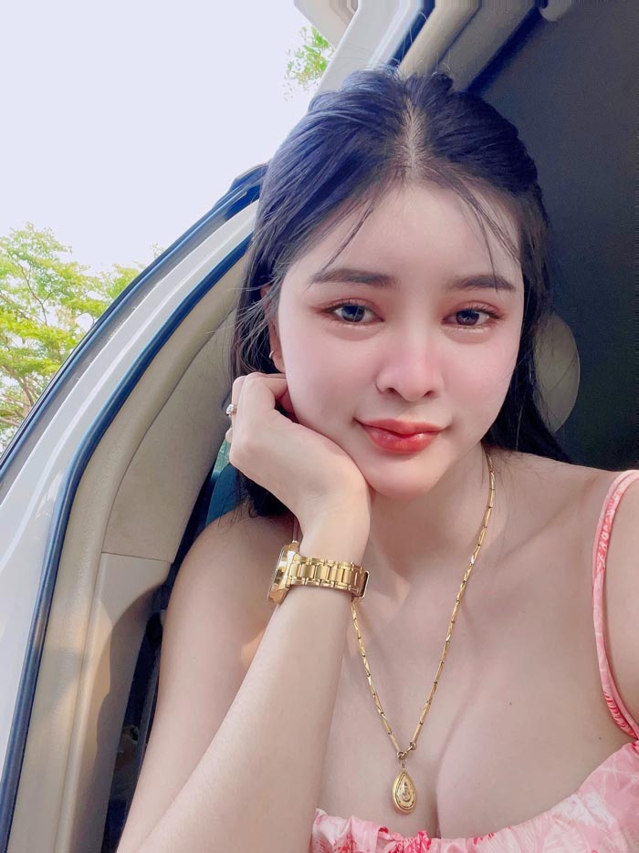 เอ๋ มิรา