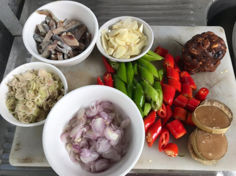 หลนปลาเค็ม