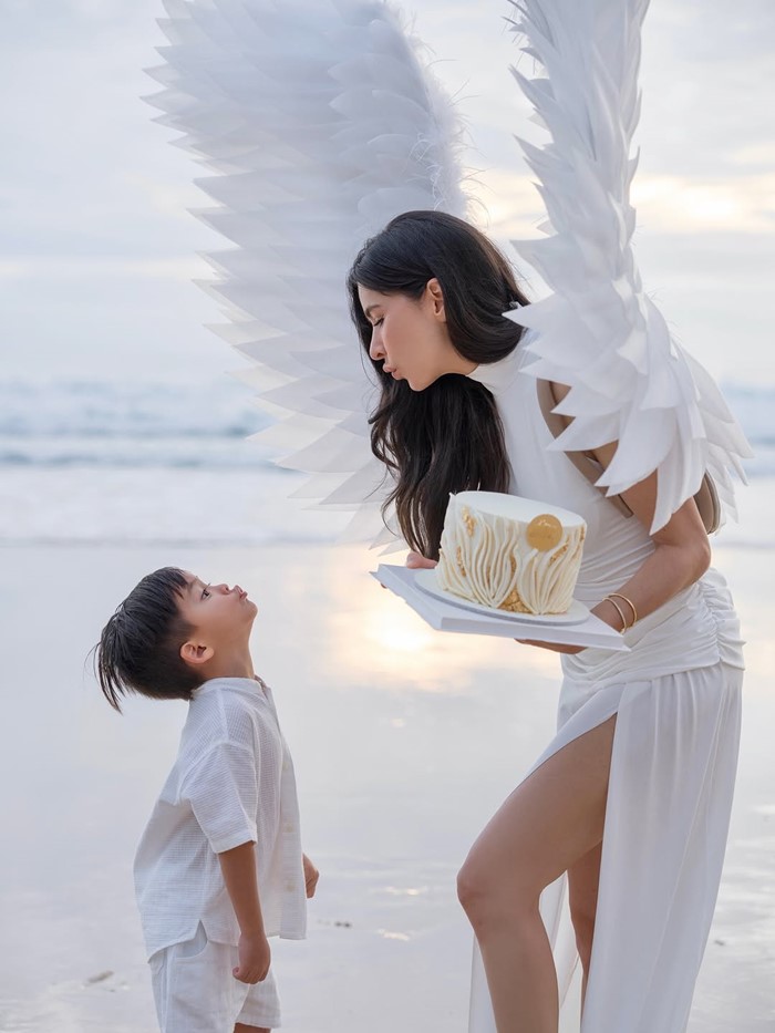 ศรีริต้า ฉลองวันเกิดวัย 44 ปี สุดอบอุ่น