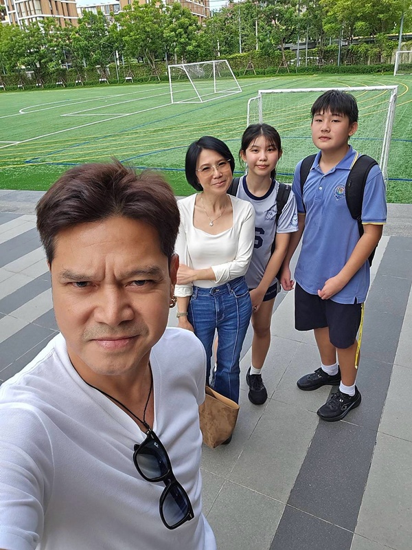 โมเมนต์อบอุ่น นัท มีเรีย เจอครอบครัว เต๋า สมชาย