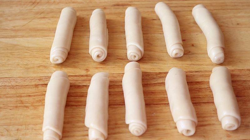 ขนมเปี๊ยะไส้ถั่วแดงไข่เค็ม