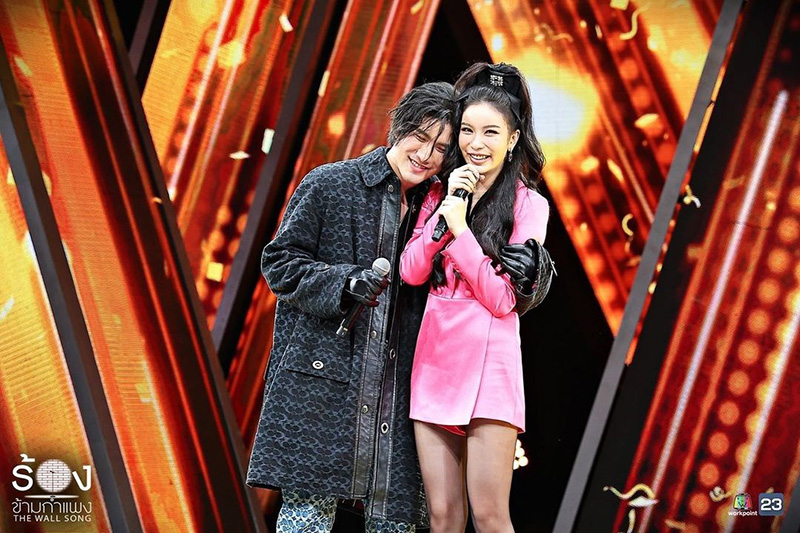 มุก วรนิษฐ์ เจอหนุ่มคนนี้เป็นนักร้องหลังกำแพง สนิทสุด แถมมีช่วยขายงาน