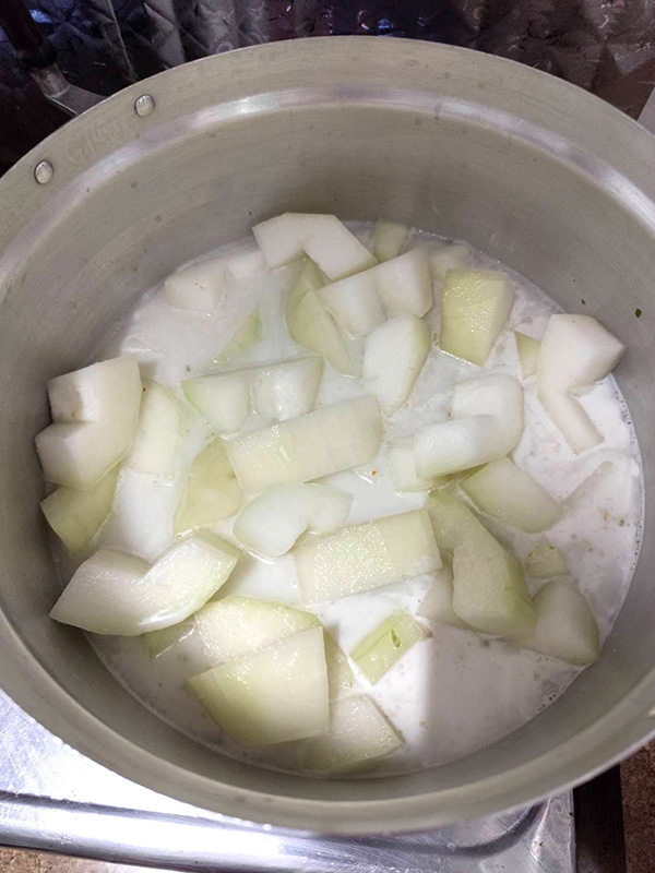 แกงเขียวหวานฟักใส่ไก่และตีนไก่ แกงเขียวหวาน แกงกะทิ อาหารไทย สูตรอาหาร