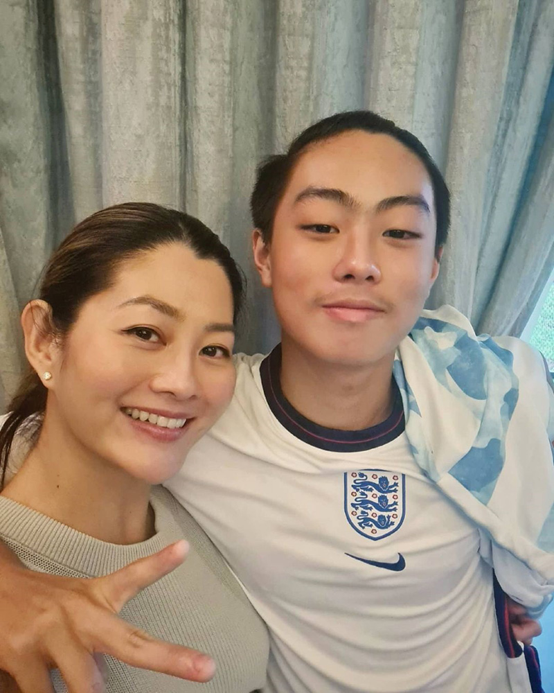 สู่ขวัญ บูลกุล