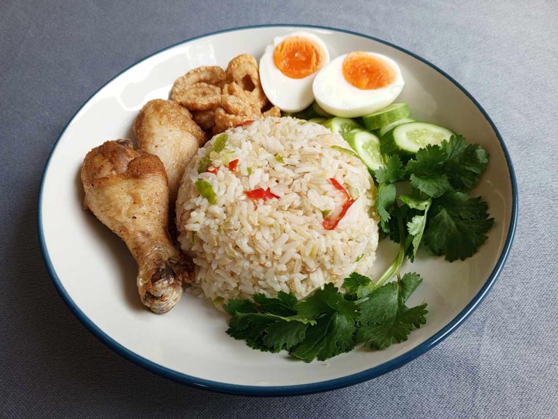 ข้าวคลุกพริกเกลือ