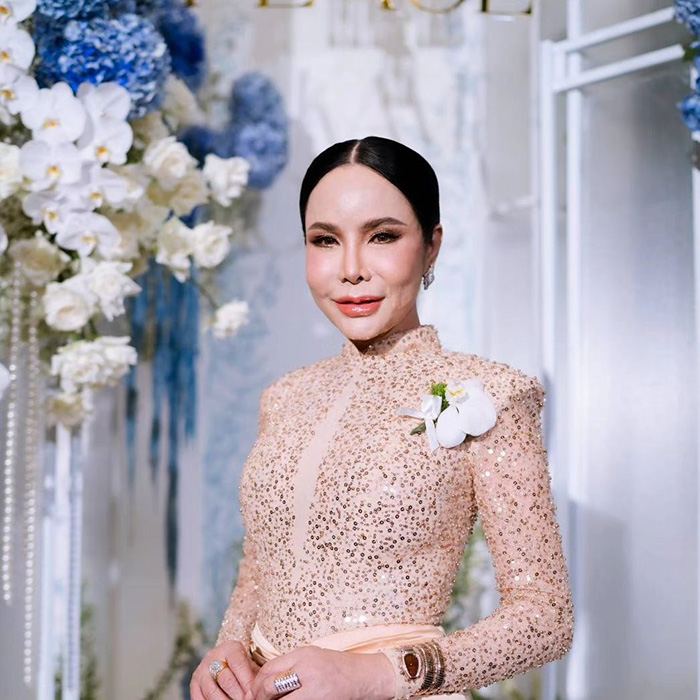 แม่ลี ศริญญา 