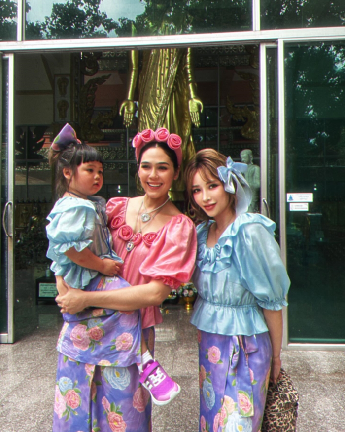 พีช สิตมน ภรรยา ติ๊ก เจษฎาภรณ์ ร่วมทำบุญวันเกิดของ น้องแอบิเกล 