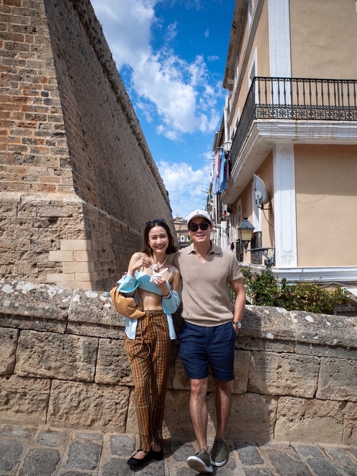 แต้ว ณฐพร ควงแขน ณัย ประณัย เที่ยวสุดสวีตที่สเปน